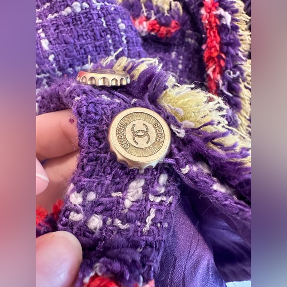 ***SOLD*** Chanel Purple Tweed Jacket- Spring 2006 Runway - Picture 10 of 11